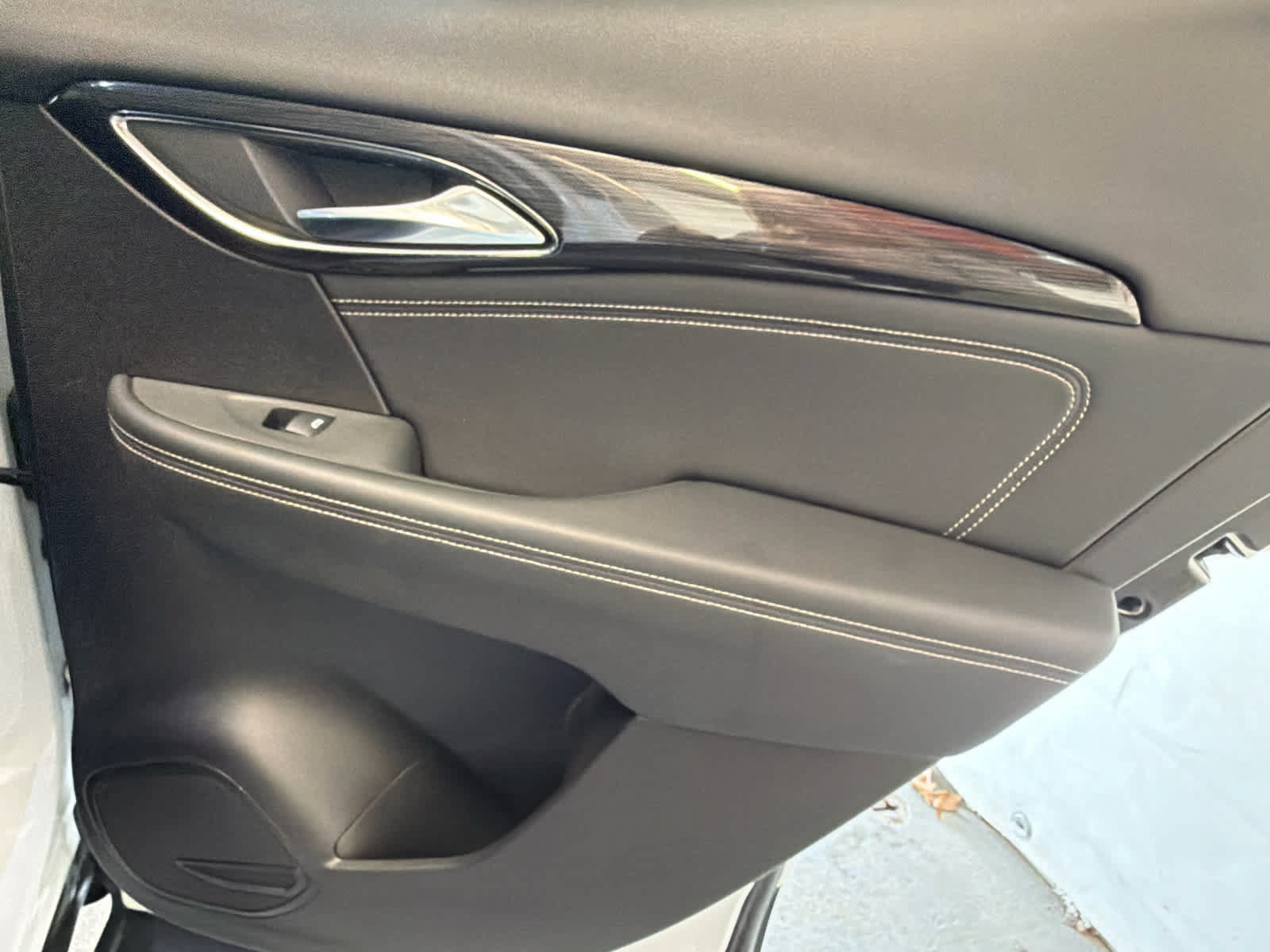 Used 2023 Buick Envision Preferred FWD image 32