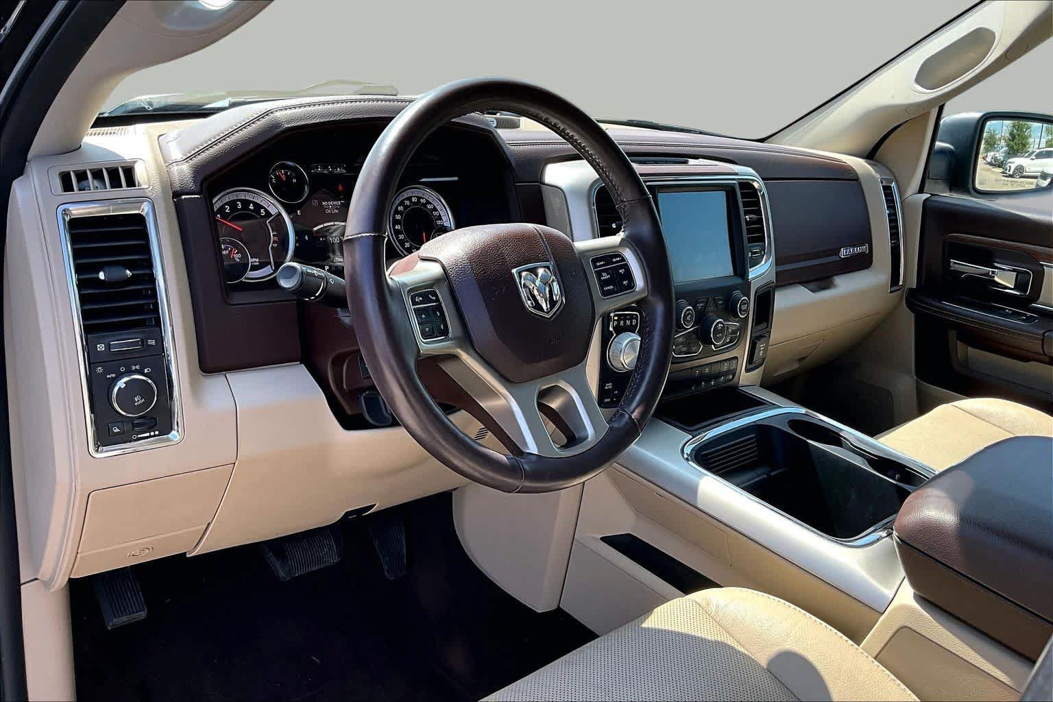 Used 2017 RAM 1500 Laramie w/ Convenience Group AWD/4WD image 17