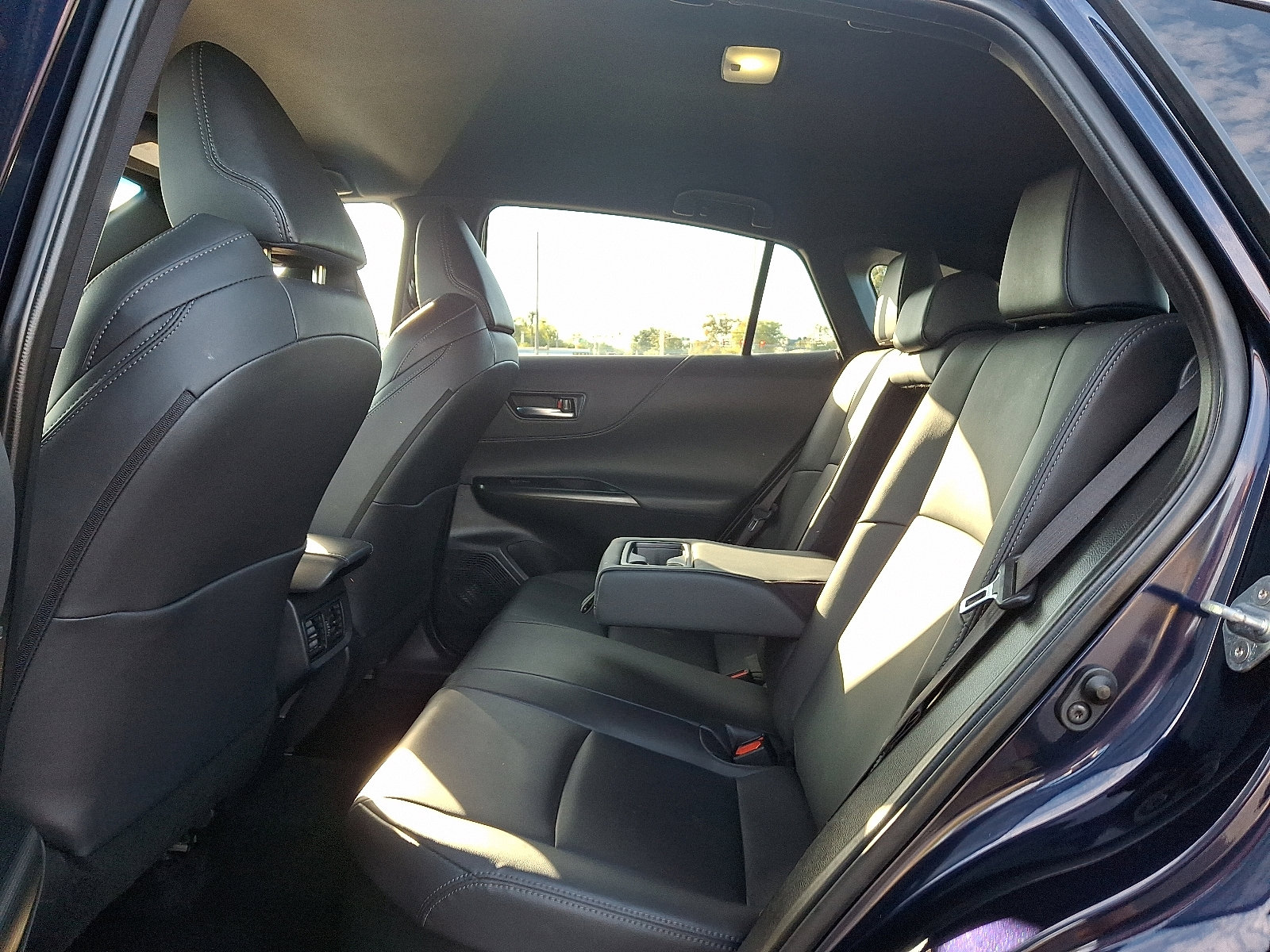 Used 2024 Toyota Venza XLE image 10