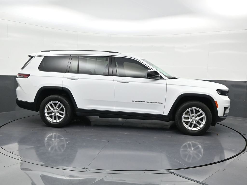 Used 2023 Jeep Grand Cherokee L Laredo image 7