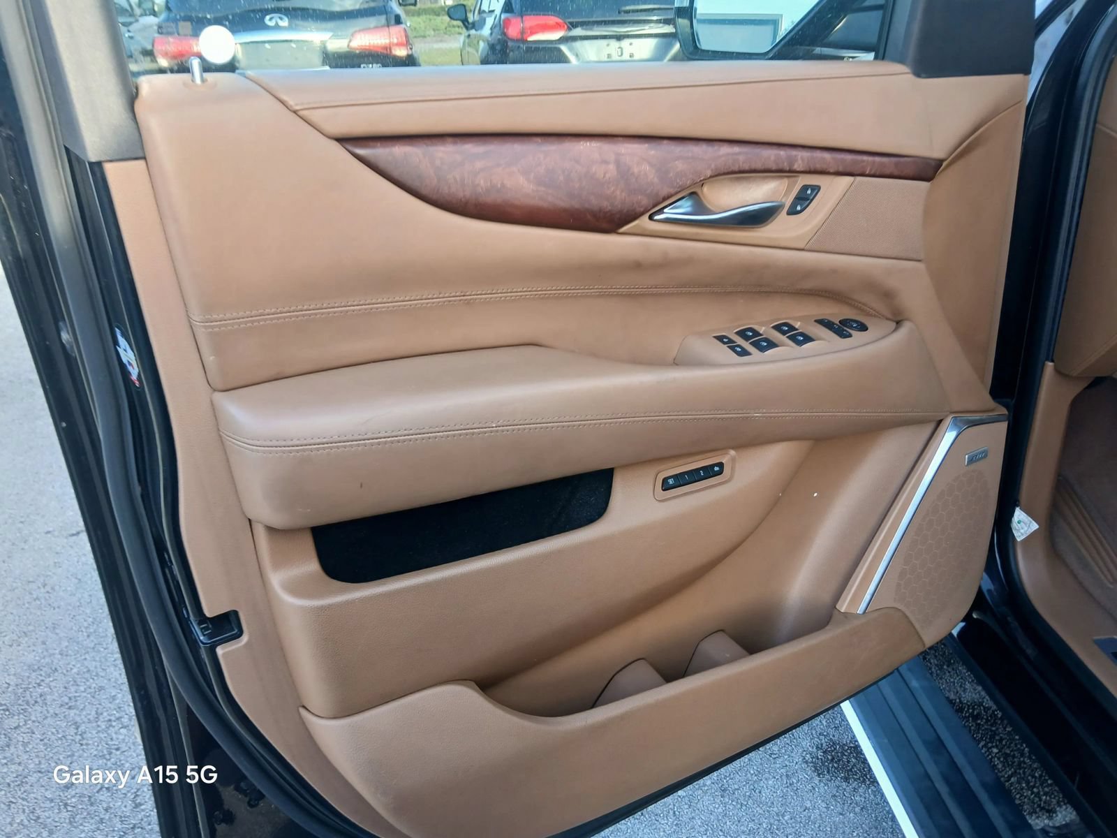 Used 2016 Cadillac Escalade Platinum RWD image 10