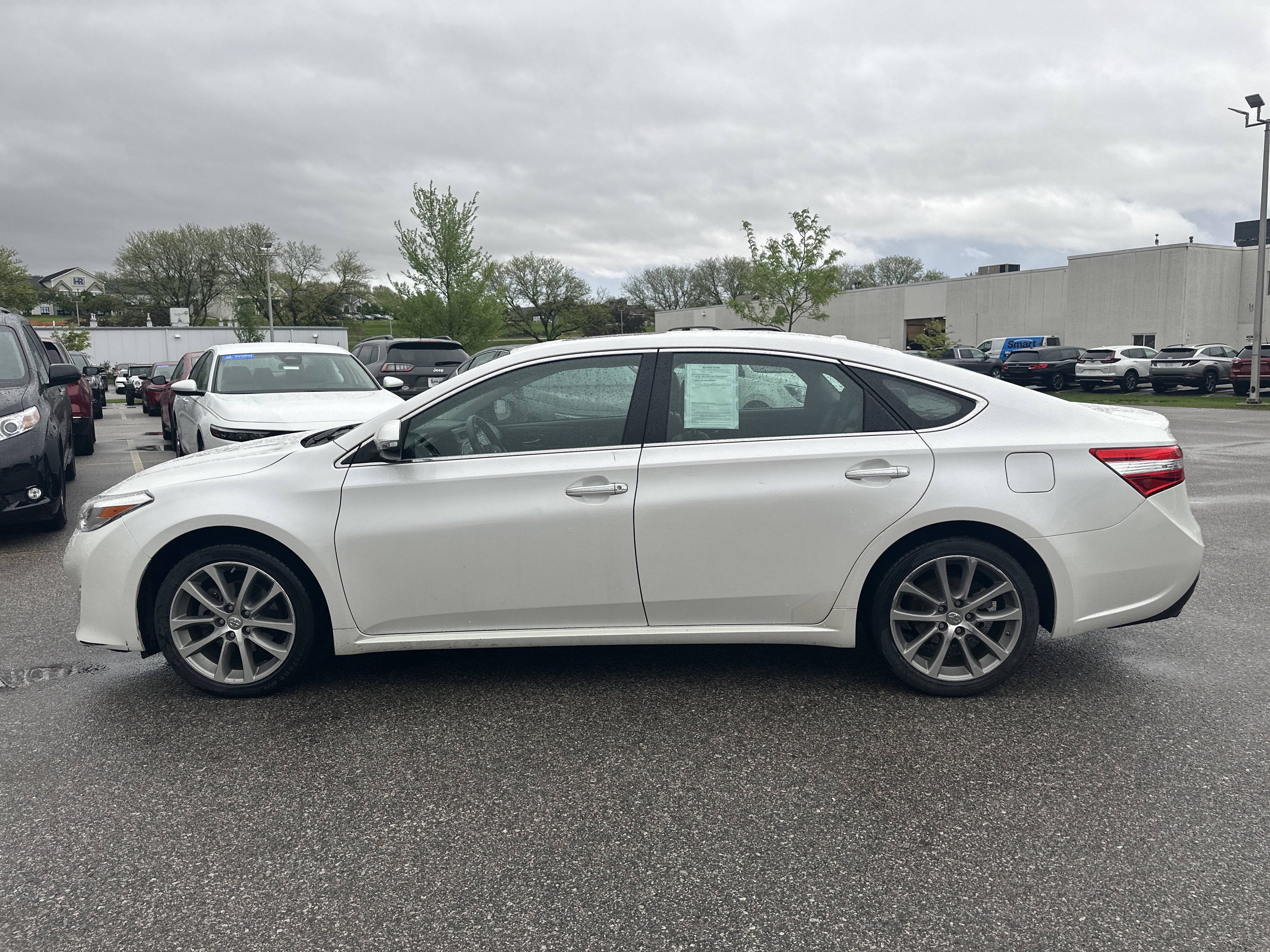 Used 2015 Toyota Avalon XLE Touring FWD image 6