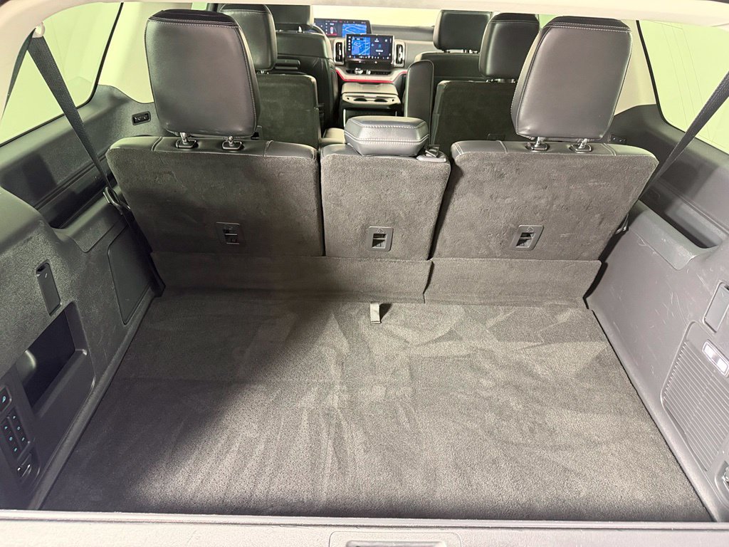 Used 2025 Ford Expedition Max Platinum AWD/4WD image 18