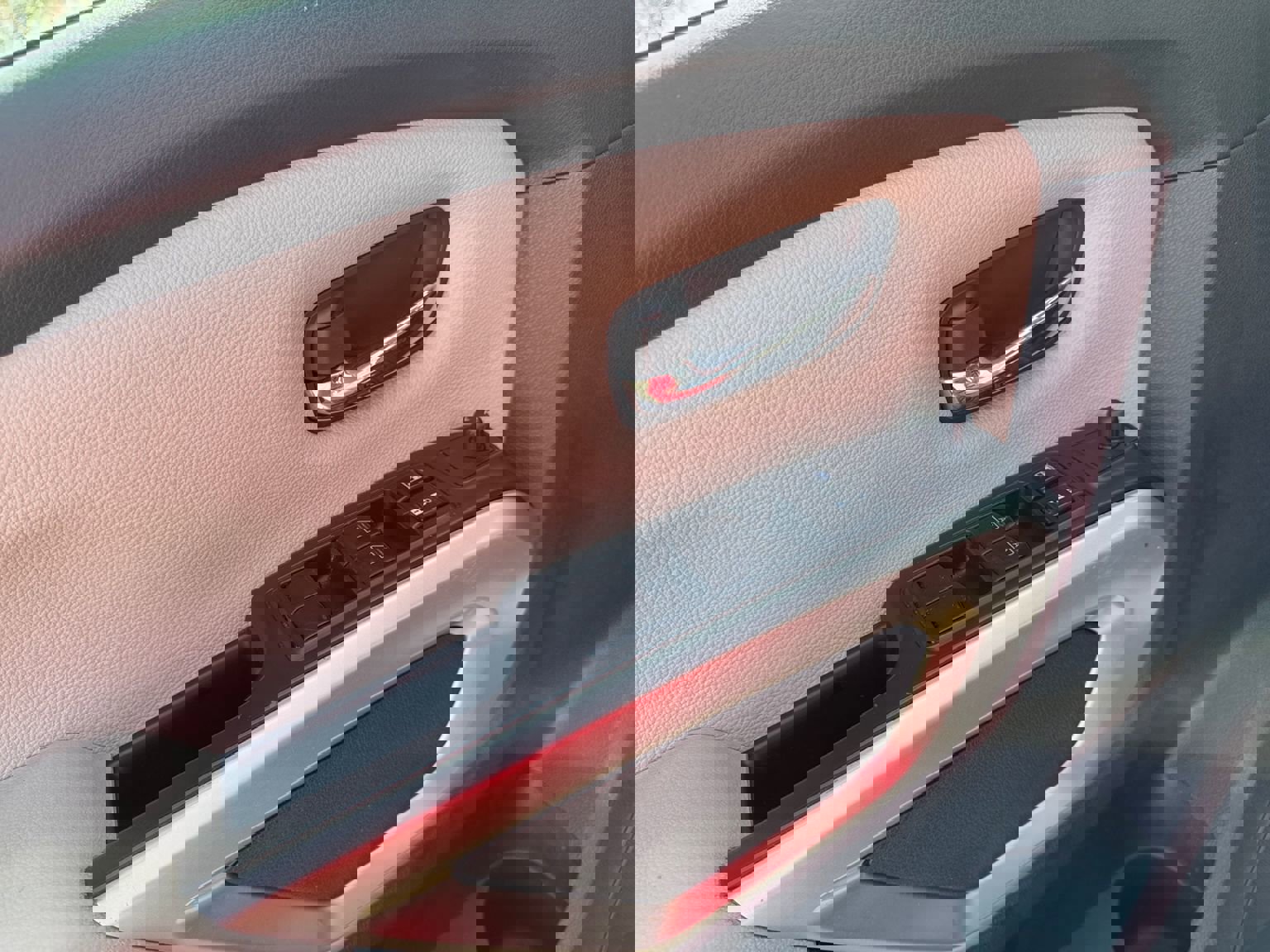 Used 2022 Nissan Titan SV w/ SV Convenience Package image 11