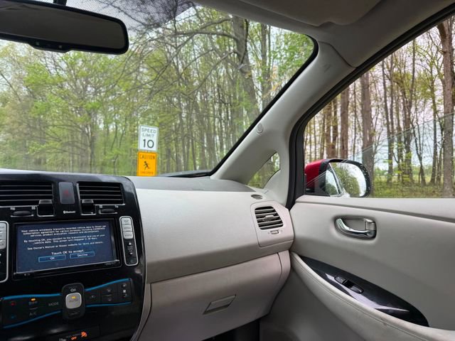 Used 2014 Nissan Leaf SV FWD image 10