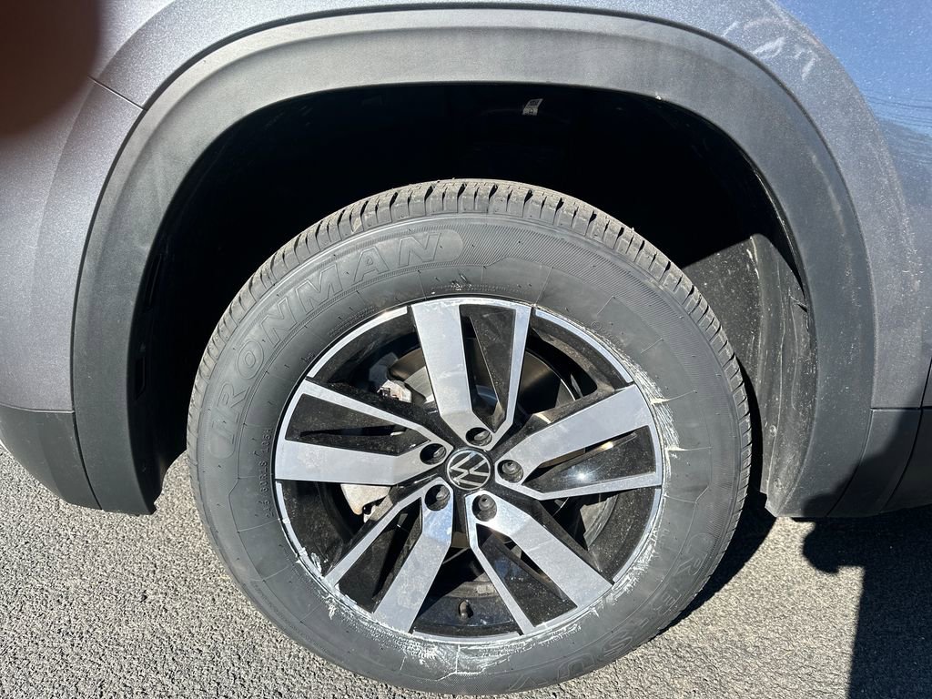 Certified 2023 Volkswagen Atlas SE AWD/4WD image 2