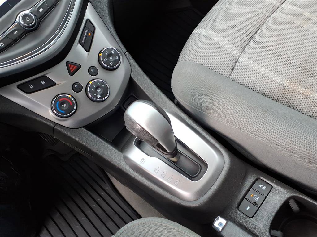 Used 2020 Chevrolet Sonic LT w/ Convenience Package image 18