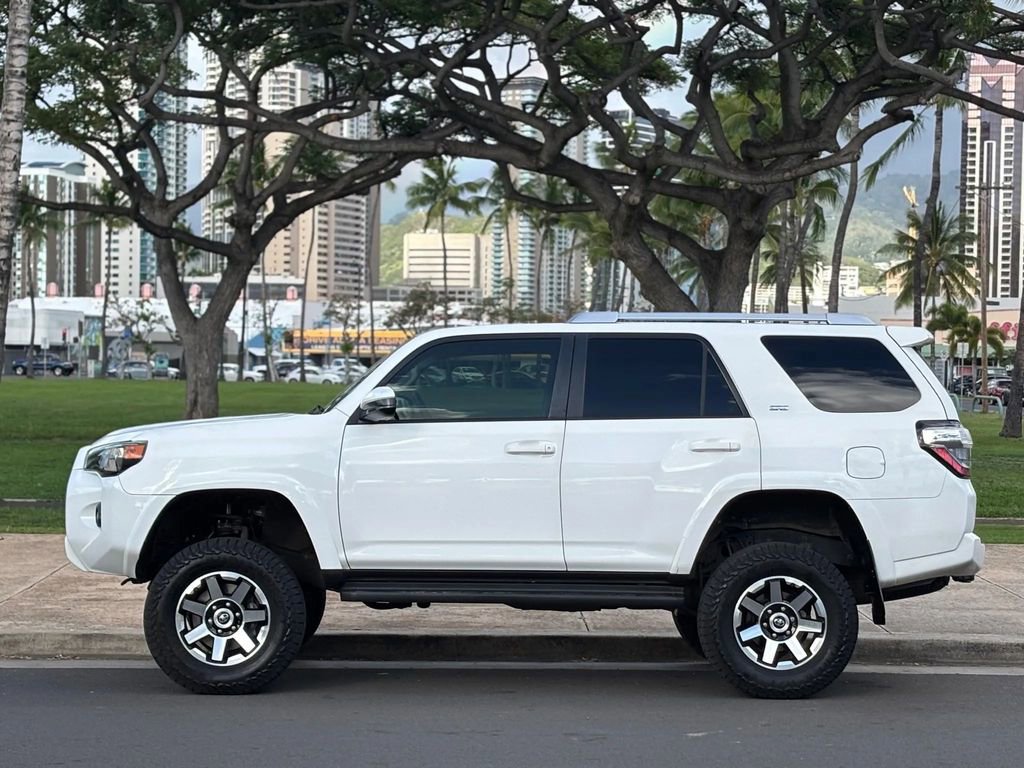 Used 2018 Toyota 4Runner SR5 image 2