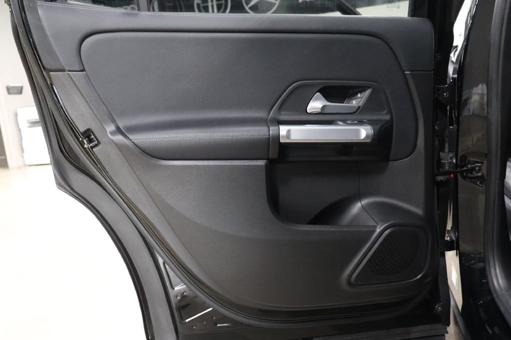 Used 2020 Mercedes-Benz GLB 250 image 13