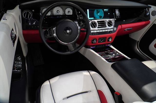 Used 2017 Rolls-Royce Dawn Standard image 22