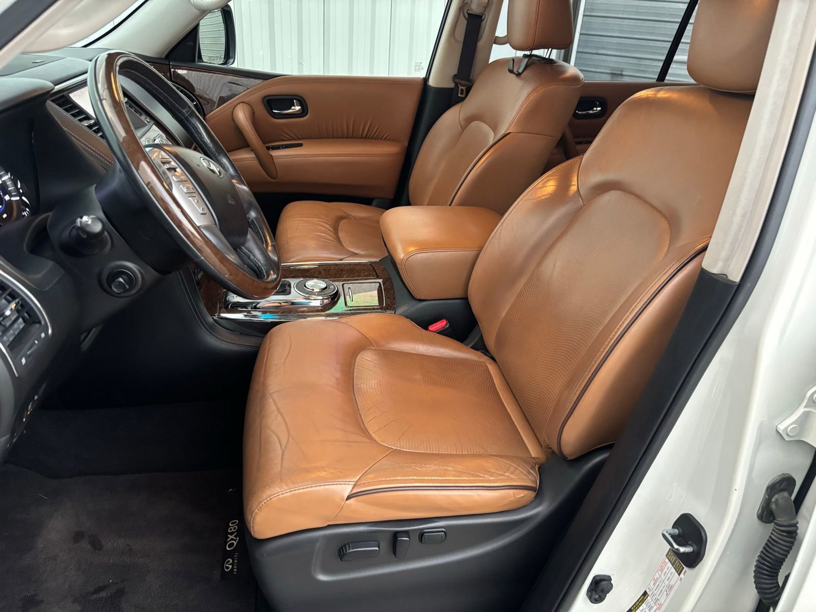 Used 2016 INFINITI QX80 2WD w/ Signature Edition Package image 17