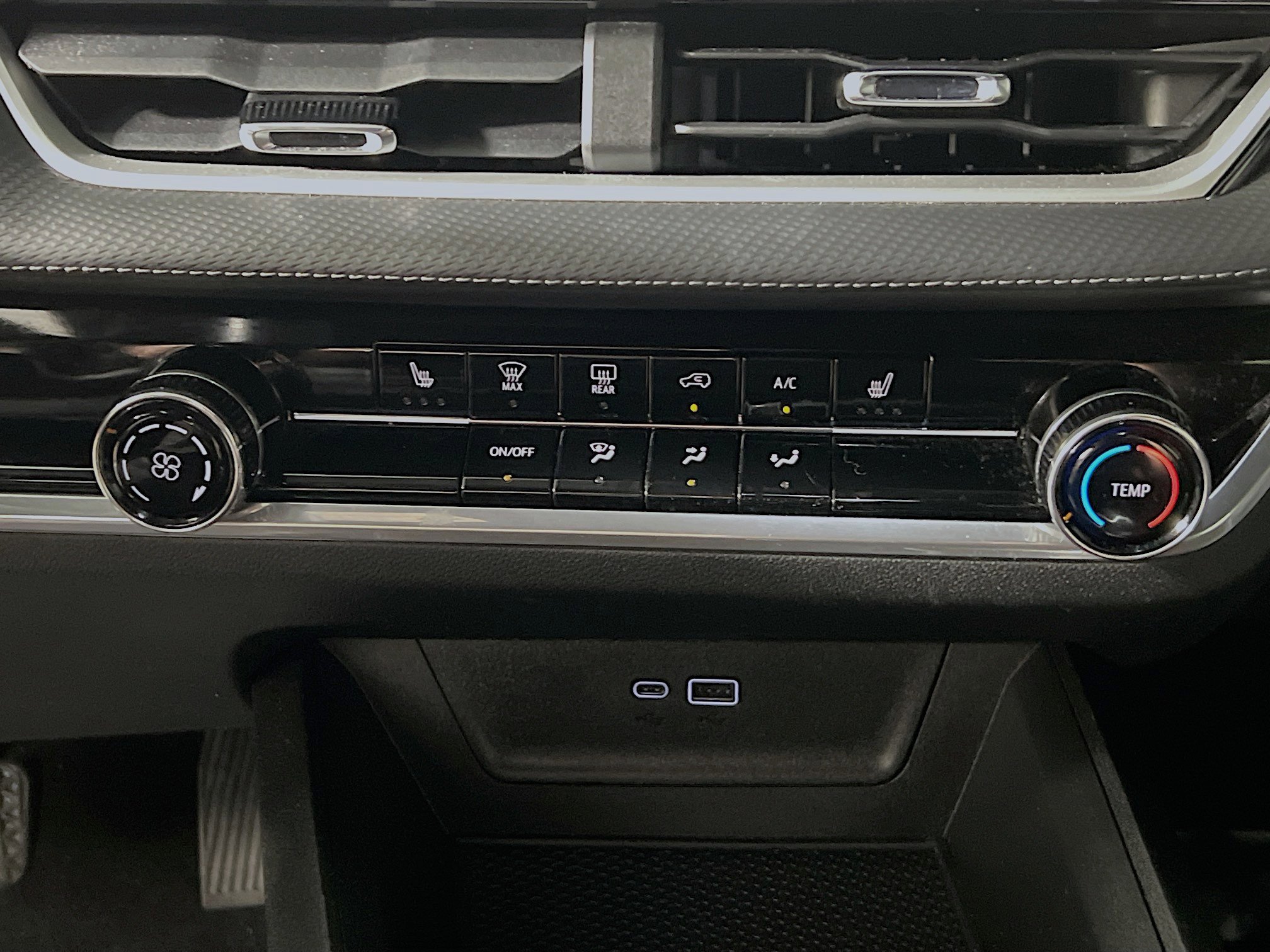 Used 2025 Chevrolet Equinox LT w/ Safety and Technology Package image 26