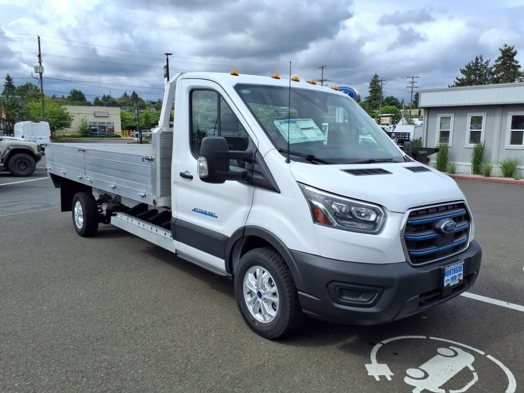 New 2023 Ford E-Transit image 4