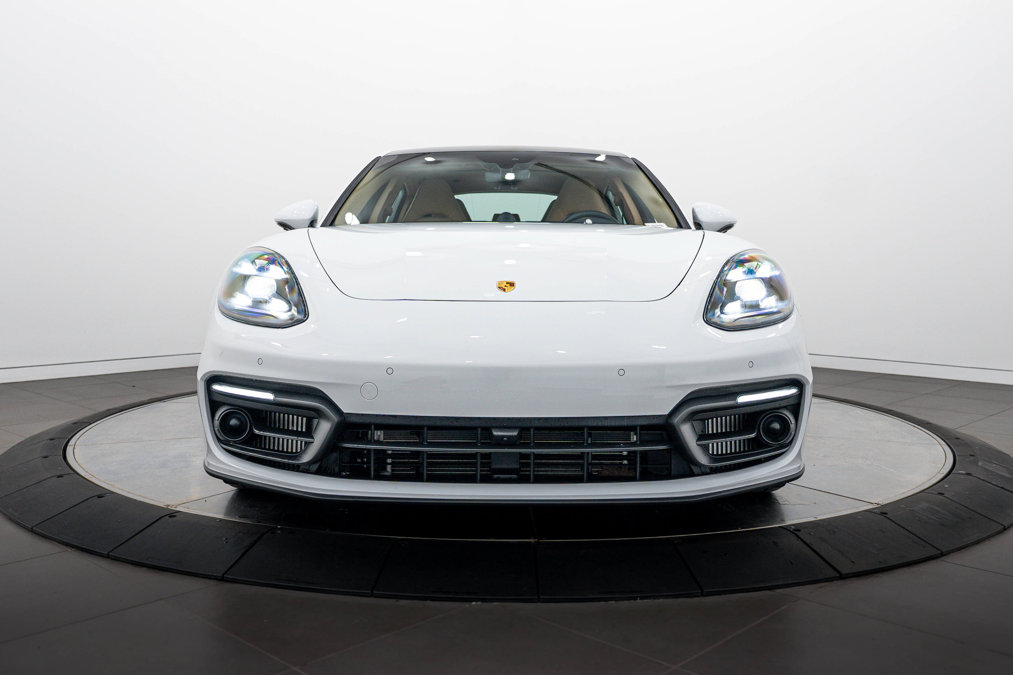 Certified 2022 Porsche Panamera 4 Platinum Edition AWD/4WD image 10