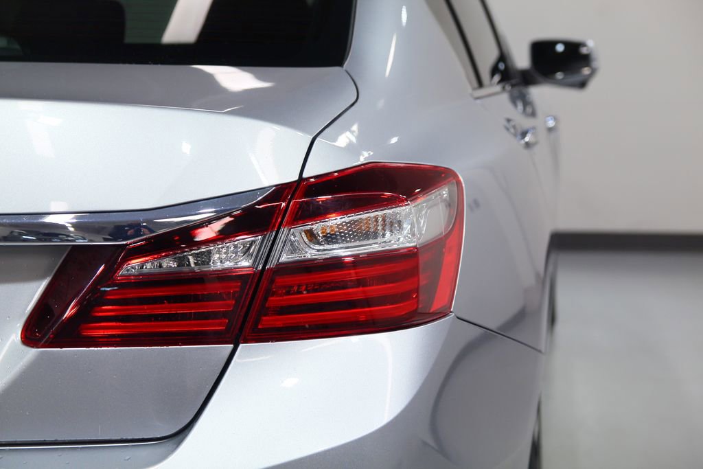 Used 2017 Honda Accord EX-L image 15