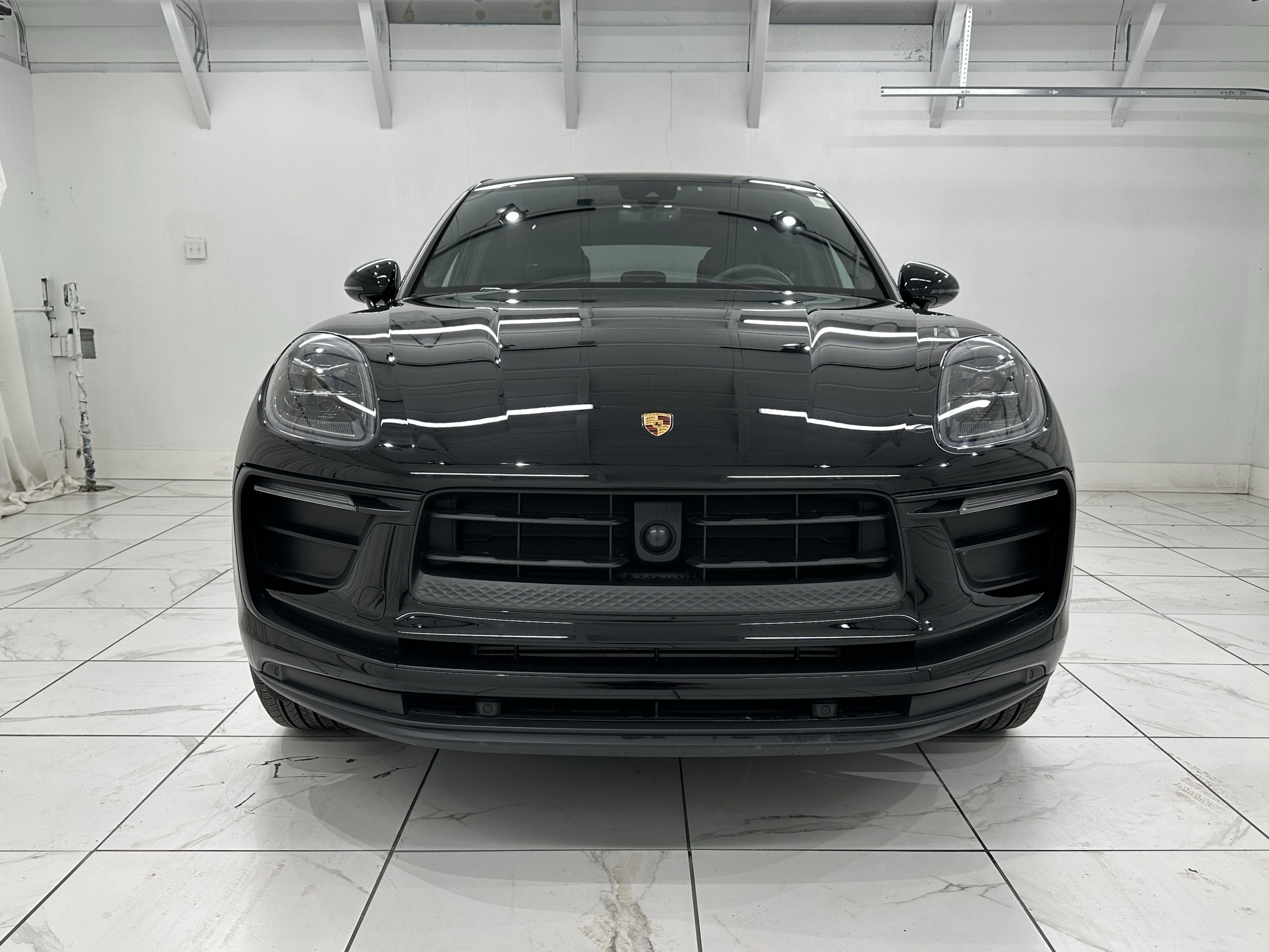 Certified 2024 Porsche Macan image 9