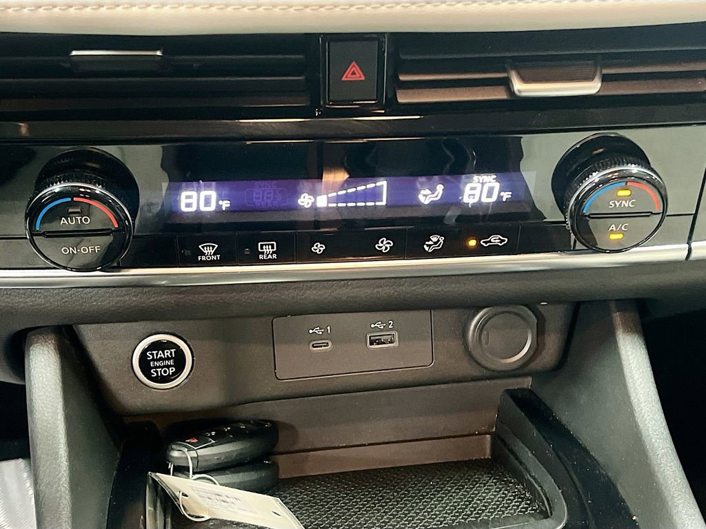 Used 2021 Nissan Rogue SV image 15