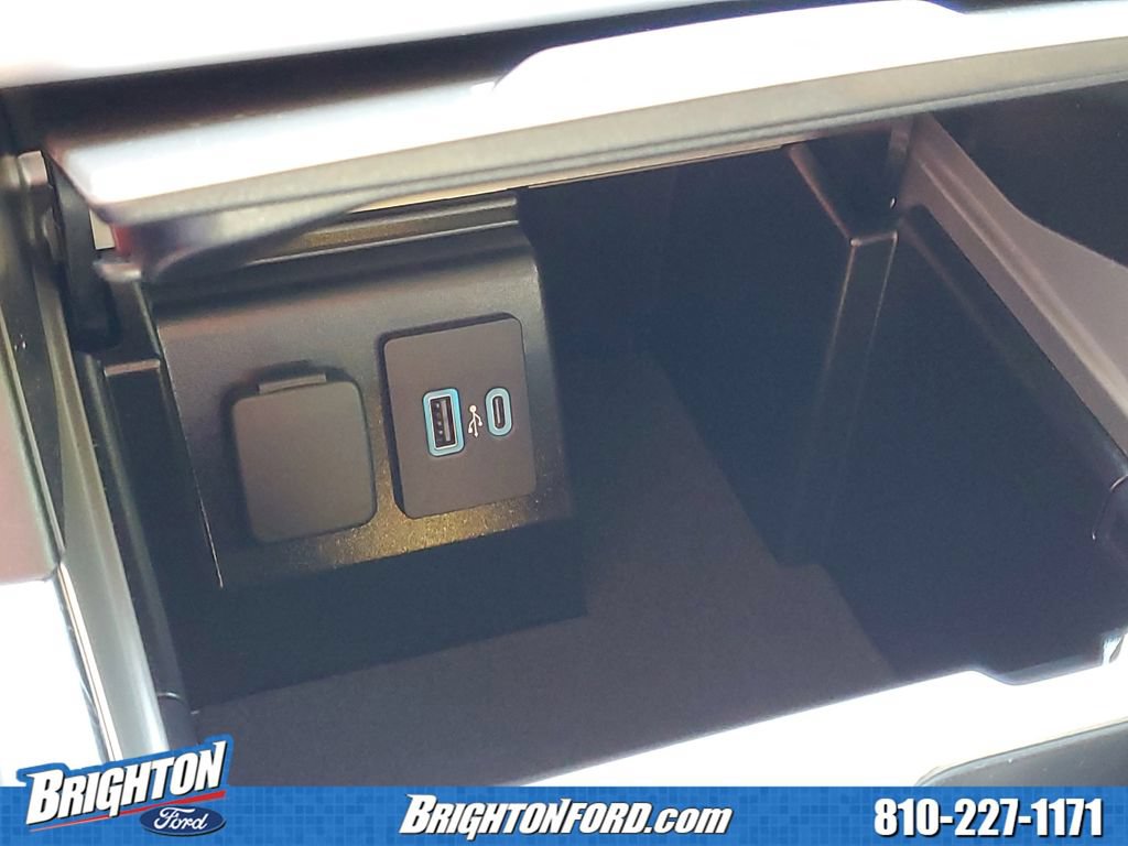 Used 2023 Ford Explorer XLT w/ Equipment Group 202A AWD/4WD image 27