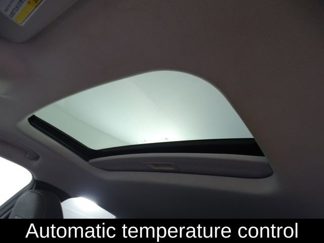 Used 2024 Chevrolet Trax ACTIV w/ Sunroof Package image 10