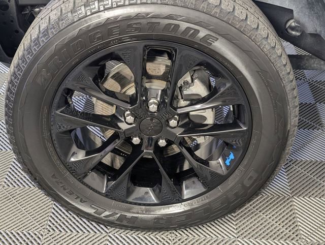 Certified 2023 Jeep Wrangler Unlimited Sahara w/ Cold Weather Group image 8