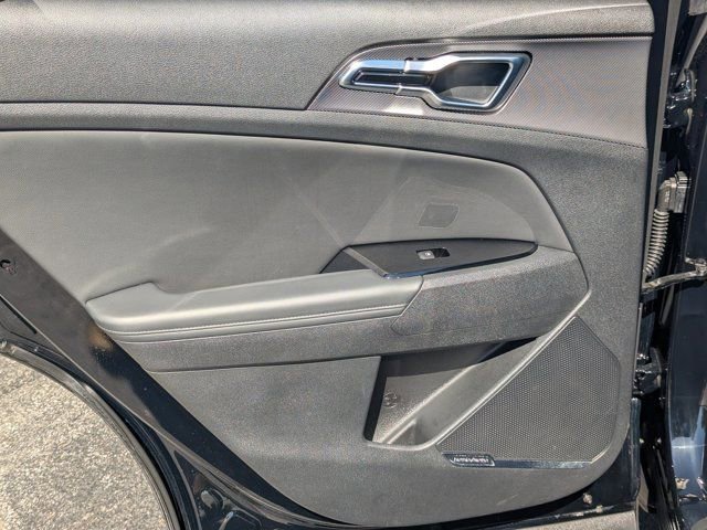 Used 2025 Kia Sportage SX image 18