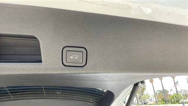 New 2026 Chevrolet Traverse LT w/ LPO, Floor Liner Package FWD image 32