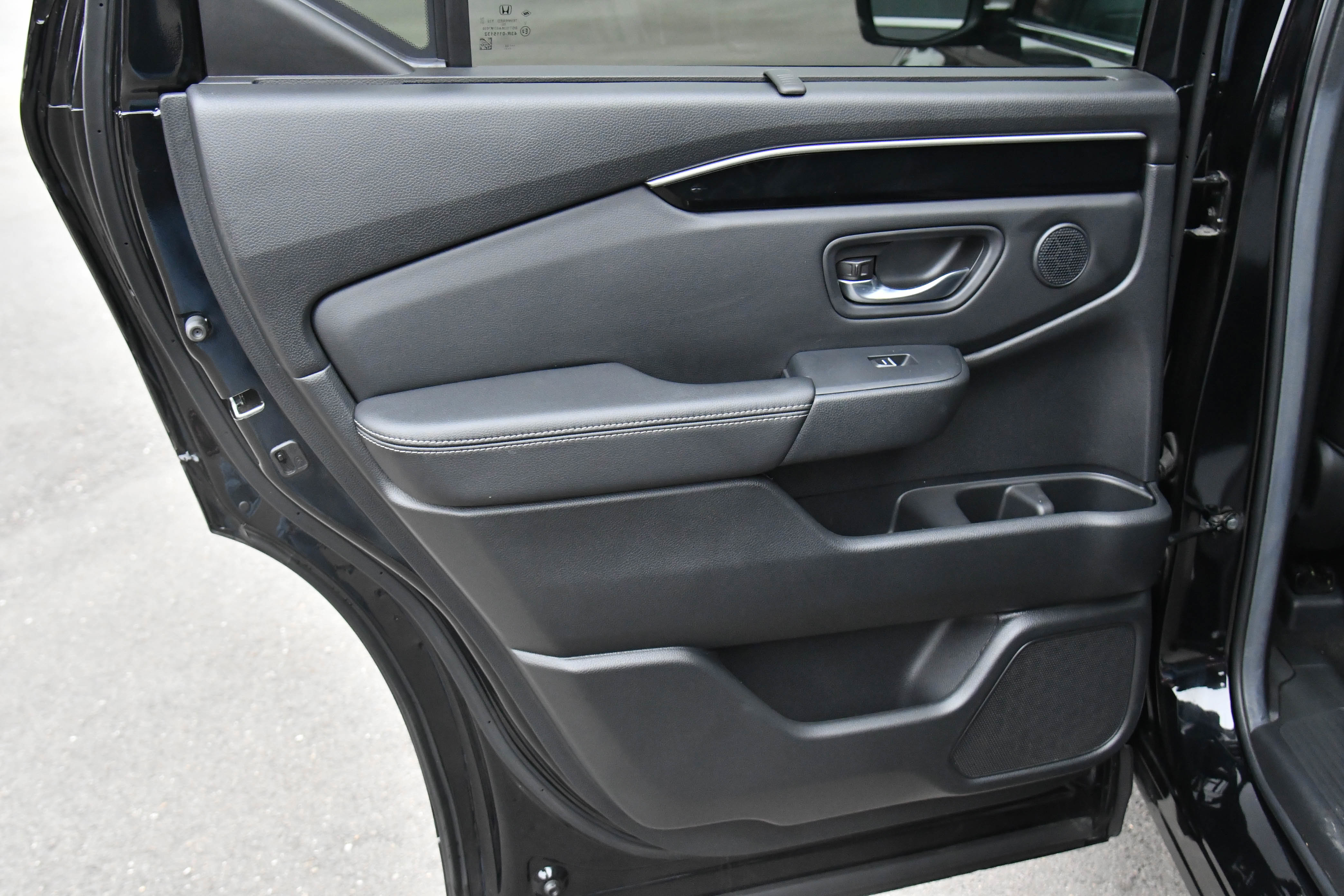 Used 2025 Honda Pilot EX-L image 37