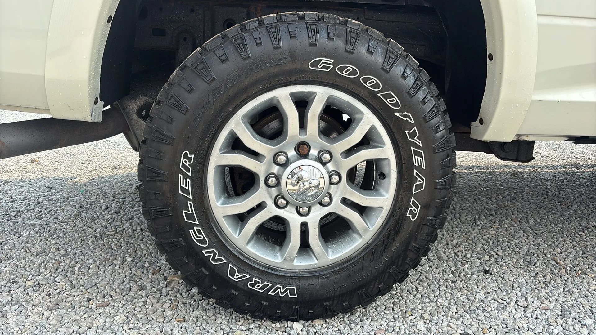 Used 2016 RAM 2500 Laramie w/ Snow Chief Group AWD/4WD image 9