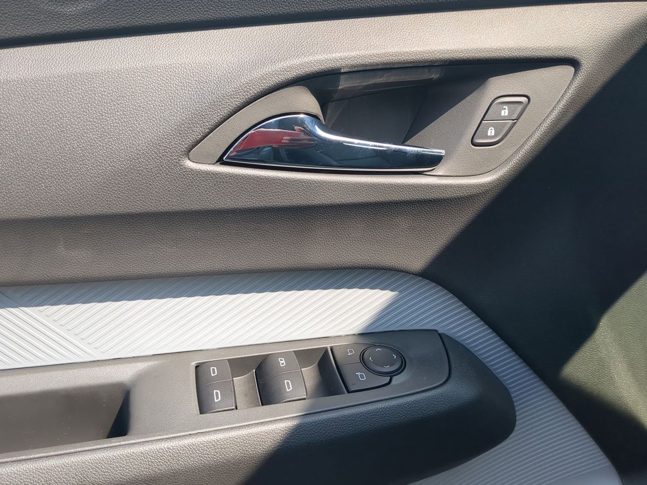 New 2027 Chevrolet Bolt RS FWD image 24