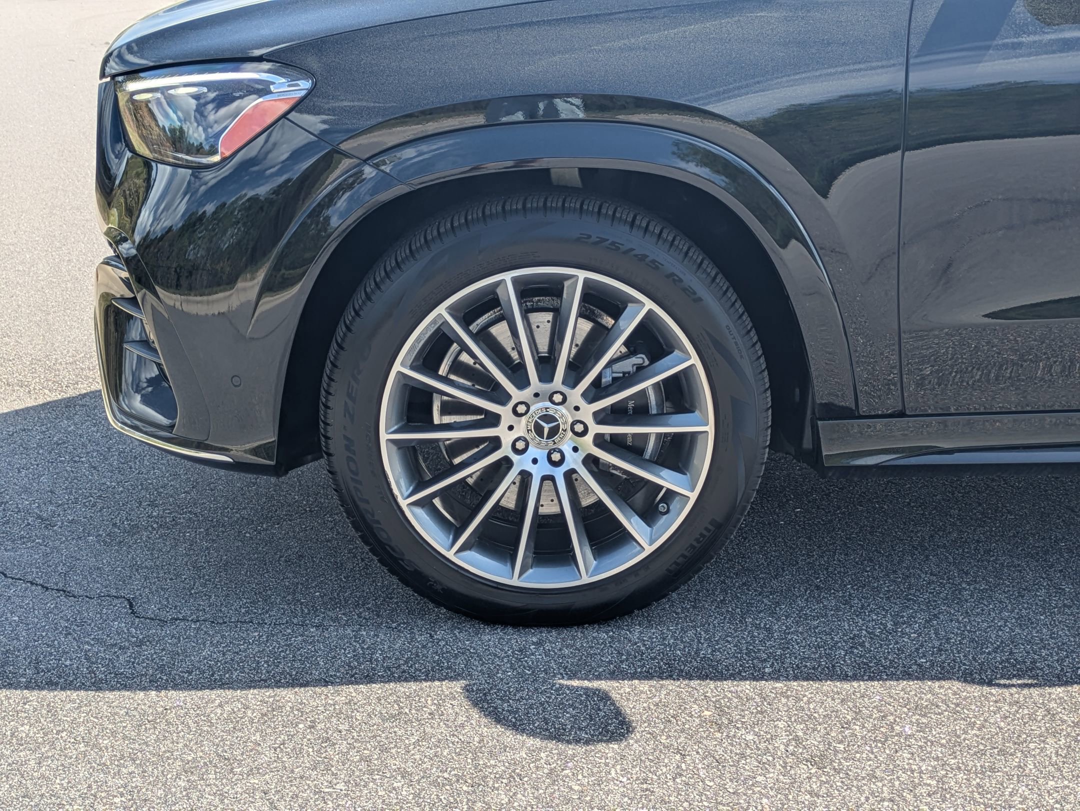 Used 2024 Mercedes-Benz GLE 450 4MATIC w/ AMG Line Exterior image 35