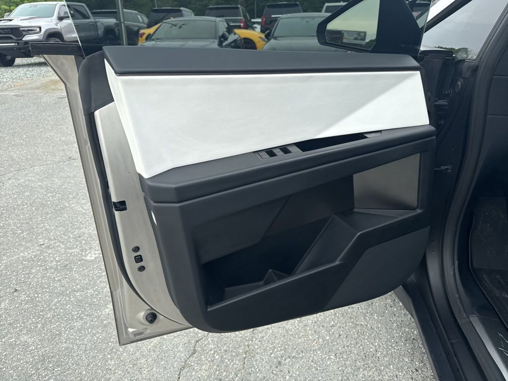 Used 2024 Tesla Cybertruck AWD Crew Cab image 28