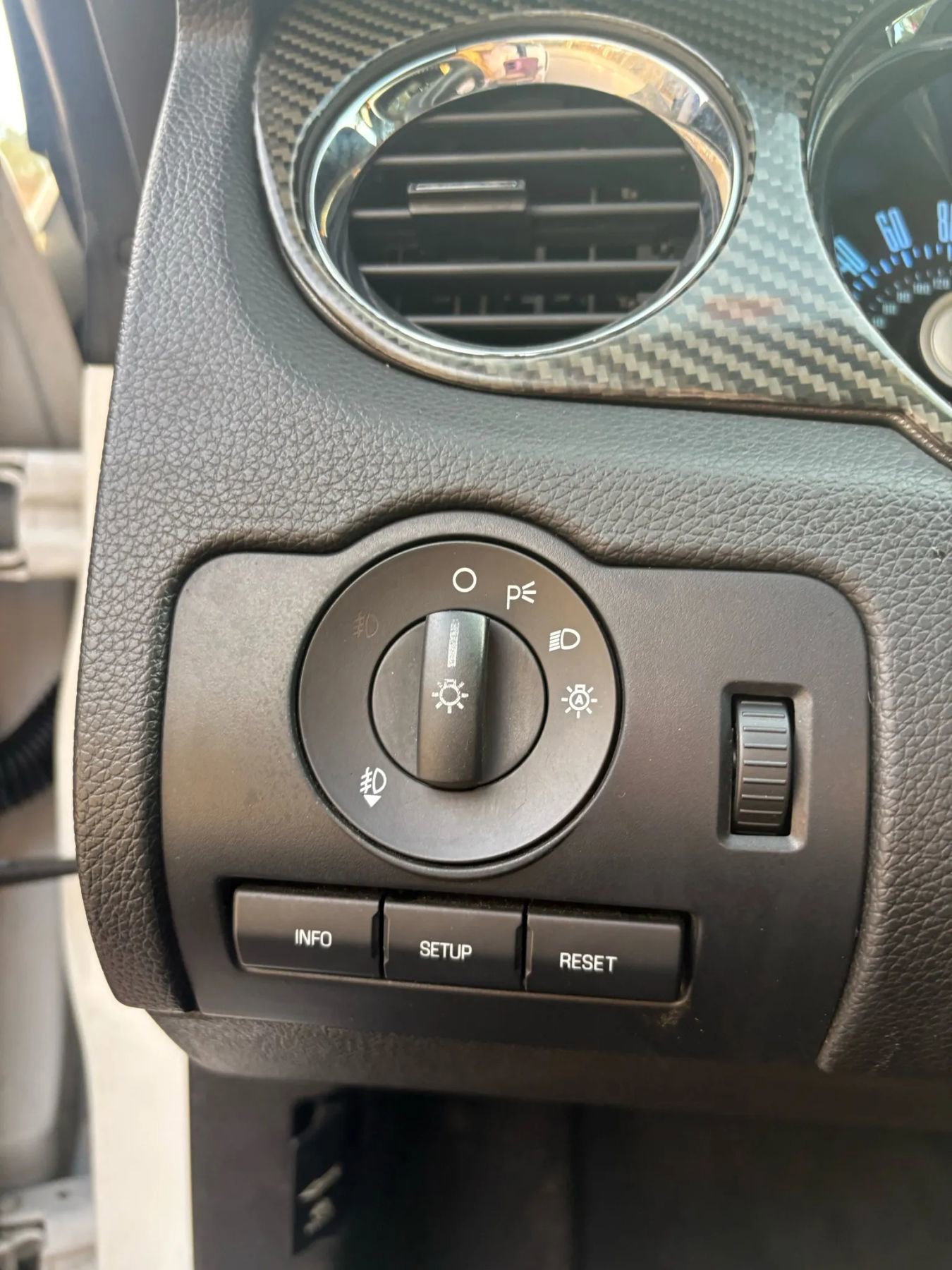 Used 2011 Ford Mustang GT Premium image 26