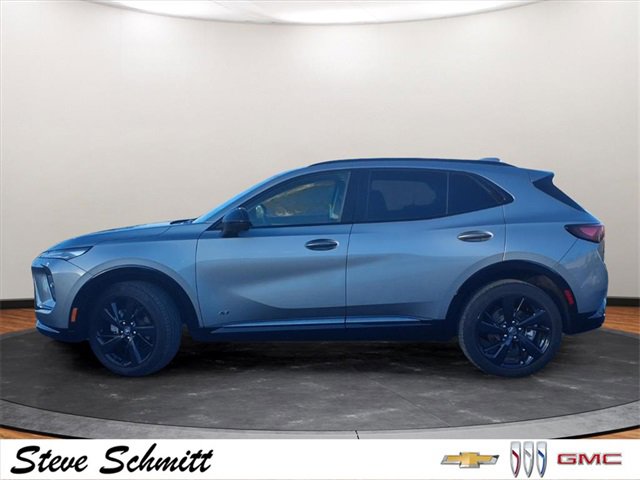 Used 2025 Buick Envision Sport Touring image 2