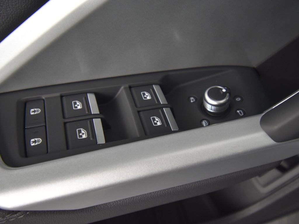 New 2025 Audi Q3 2.0T Premium image 23