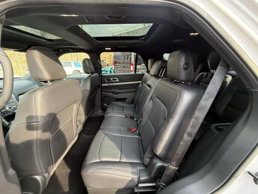 Used 2019 Ford Explorer Sport w/ Equipment Group 401A AWD/4WD image 8