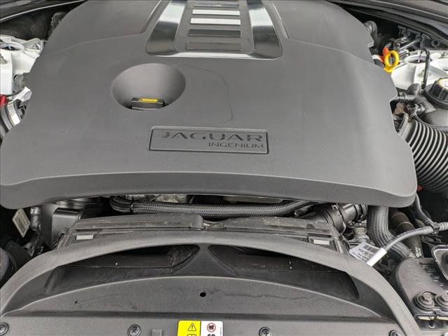 Used 2023 Jaguar F-PACE R-Dynamic S image 23