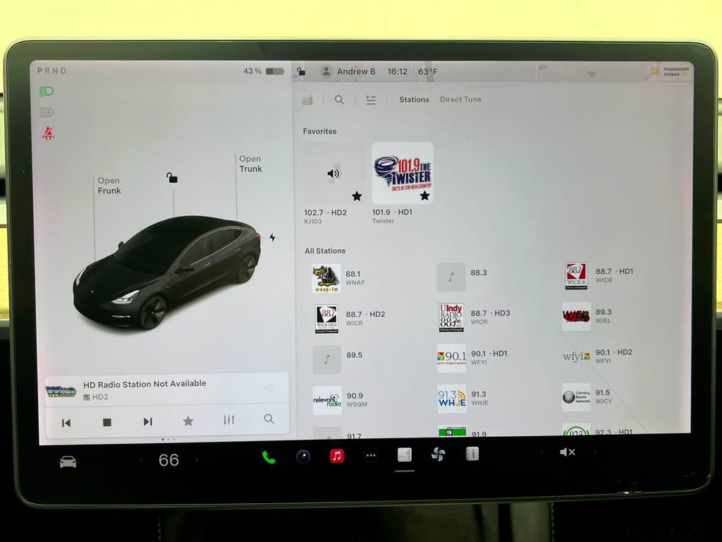 Used 2021 Tesla Model 3 Standard Range Plus image 23