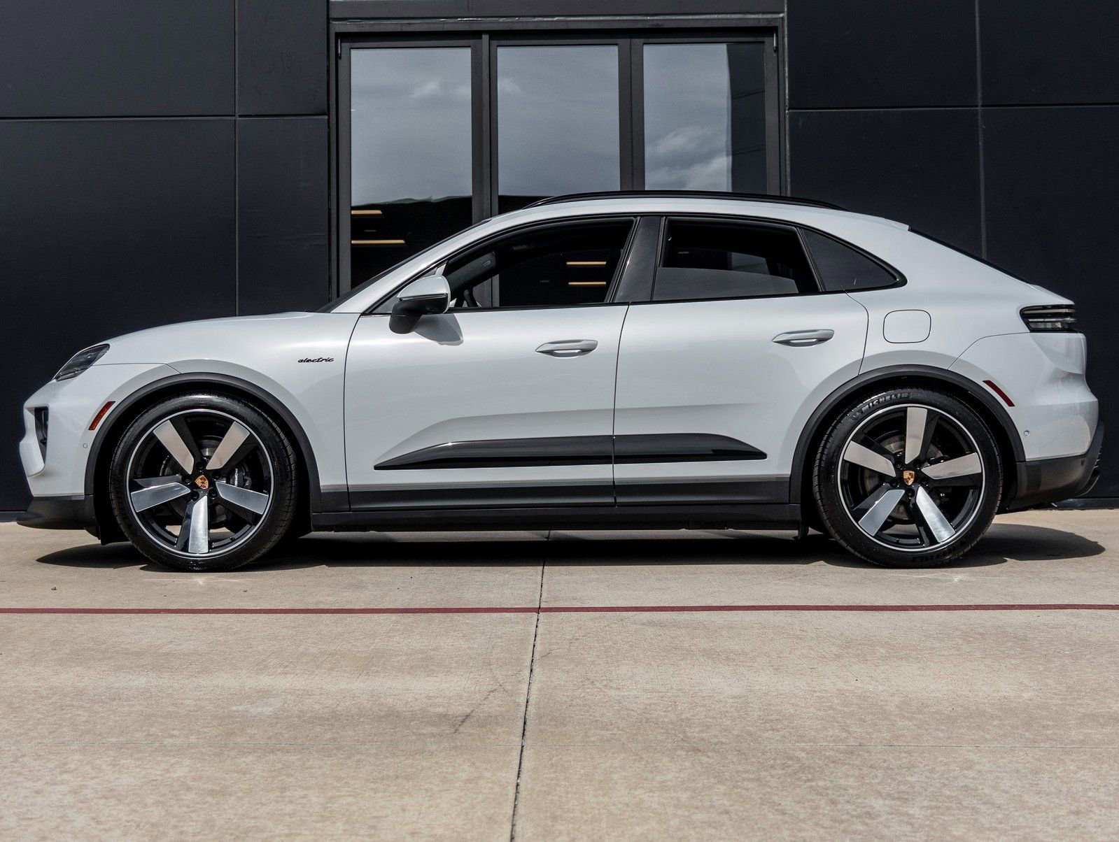 New 2026 Porsche Macan Electric RWD video 2