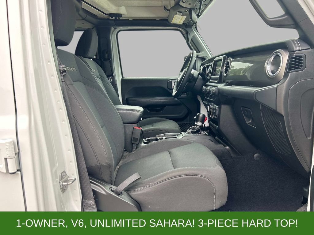 Used 2018 Jeep Wrangler Unlimited Sahara AWD/4WD image 17