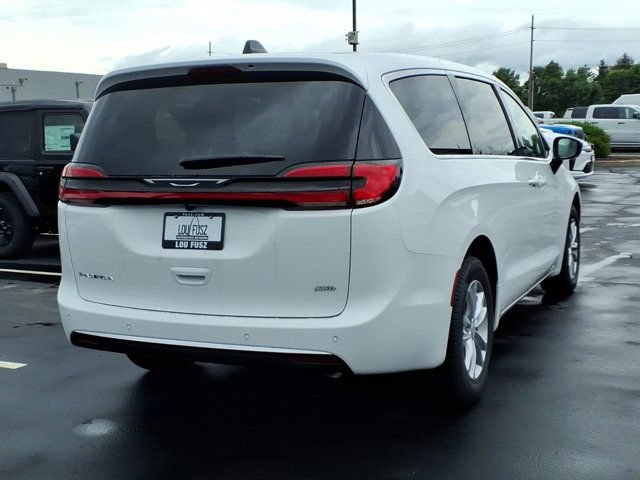 New 2027 Chrysler Pacifica Select AWD/4WD image 19