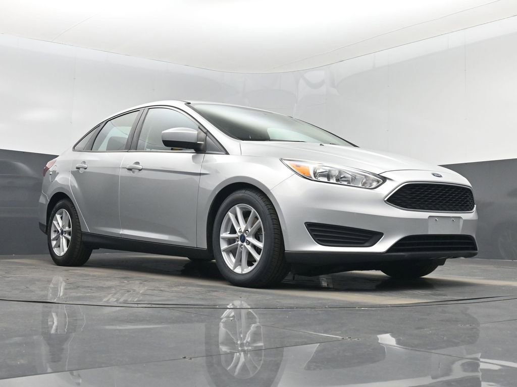 Used 2018 Ford Focus SE image 32