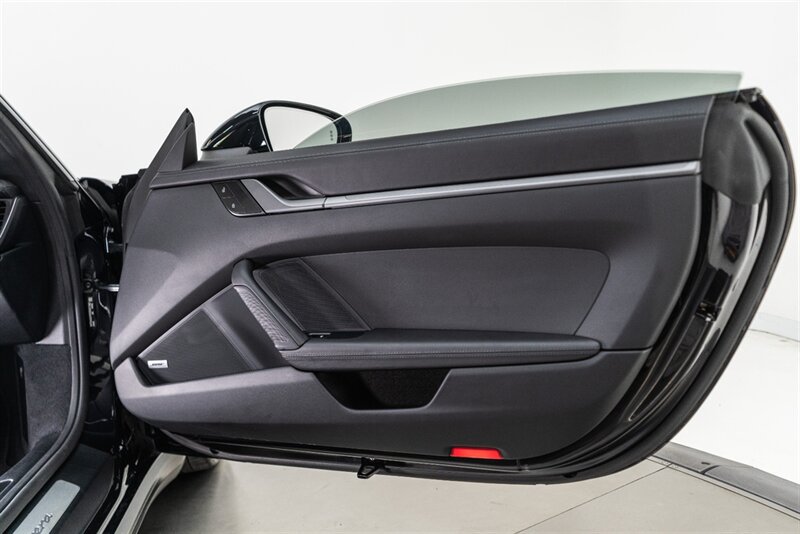 Used 2024 Porsche 911 Carrera RWD image 56