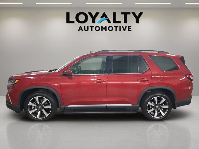 Used 2025 Honda Pilot Touring image 2