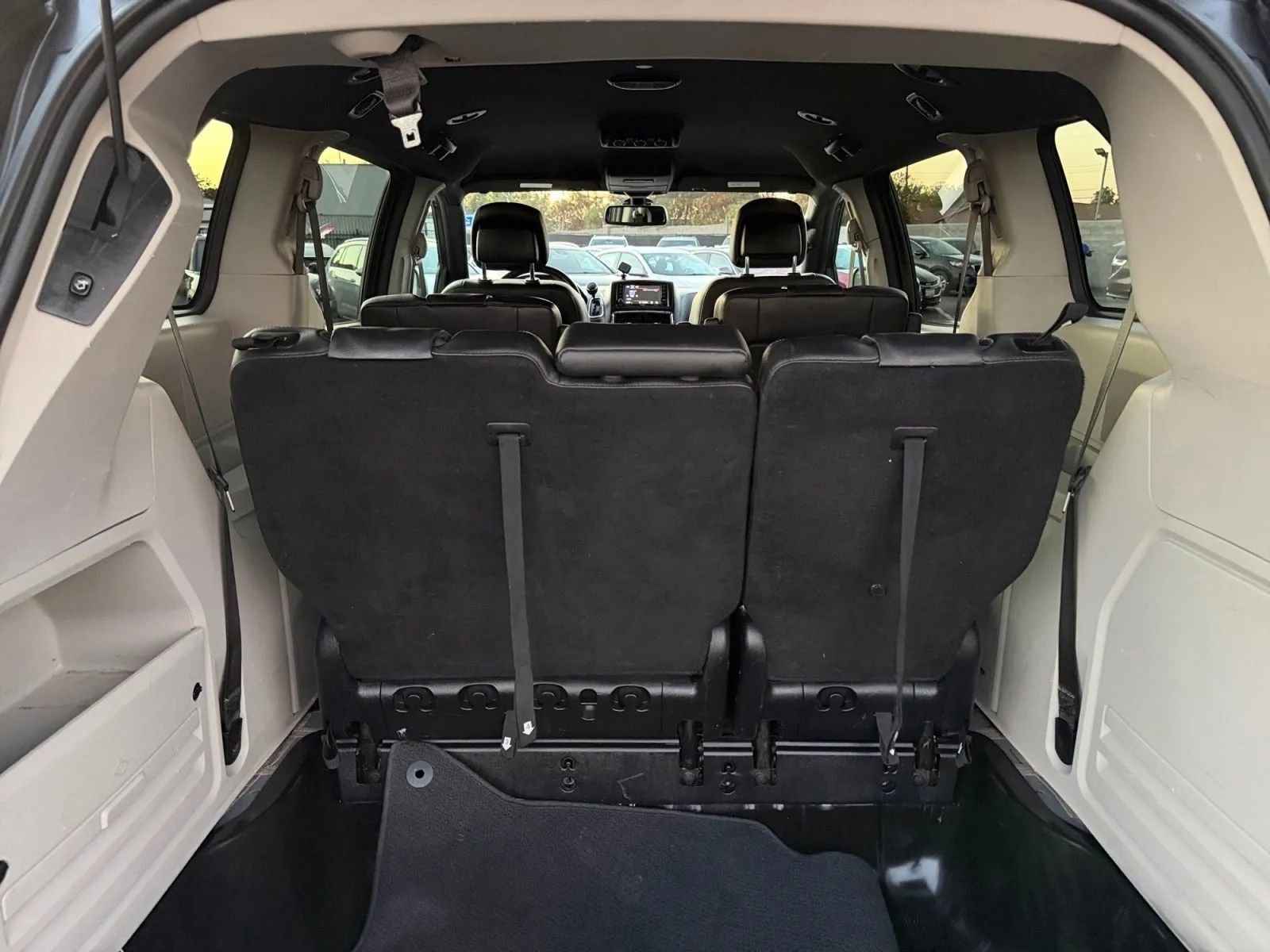 Used 2020 Dodge Grand Caravan SXT image 16