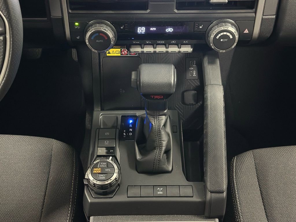 Used 2025 Toyota 4Runner TRD Off-Road image 17