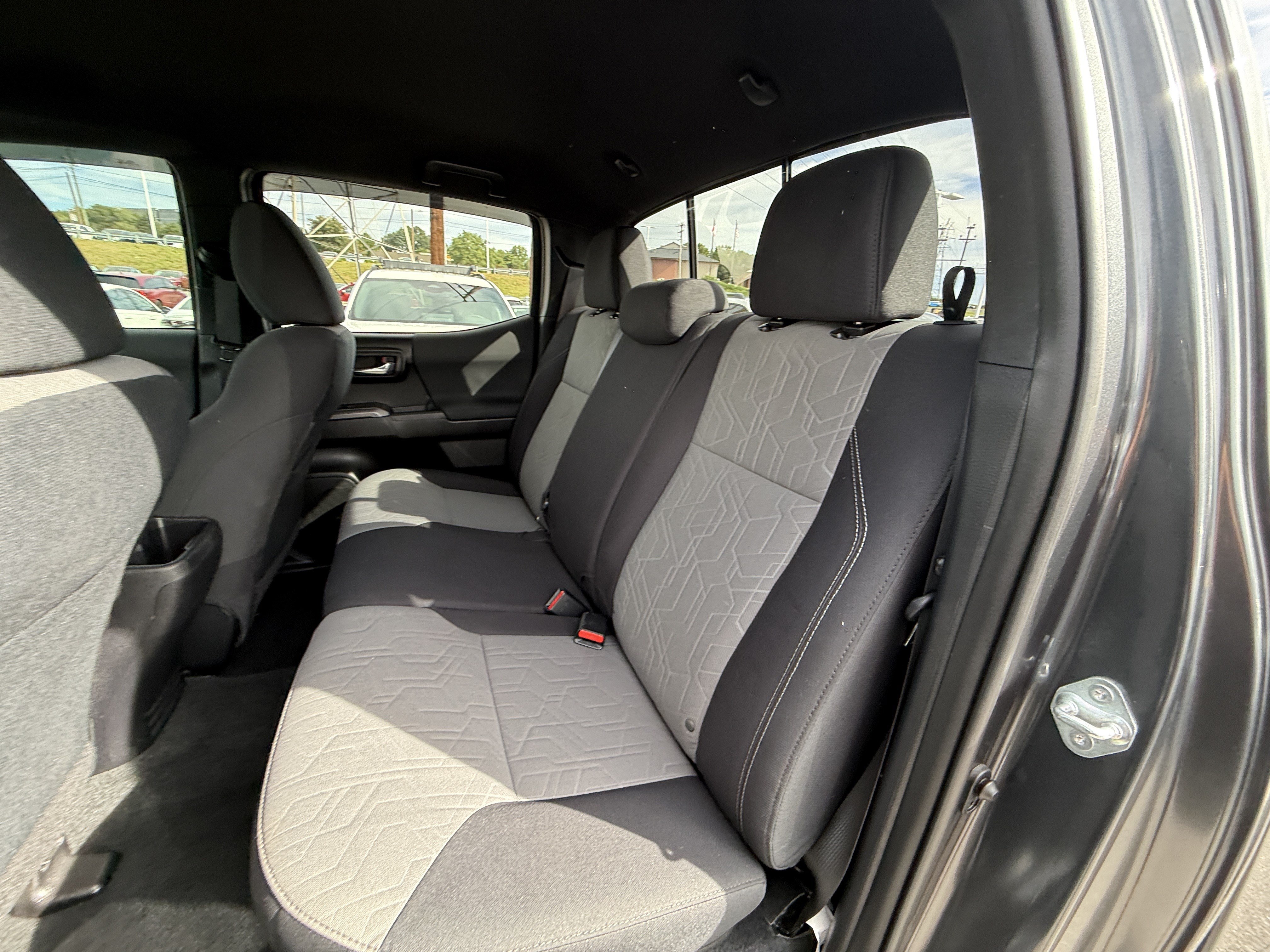 Used 2021 Toyota Tacoma TRD Off-Road w/ Technology Package AWD/4WD image 31