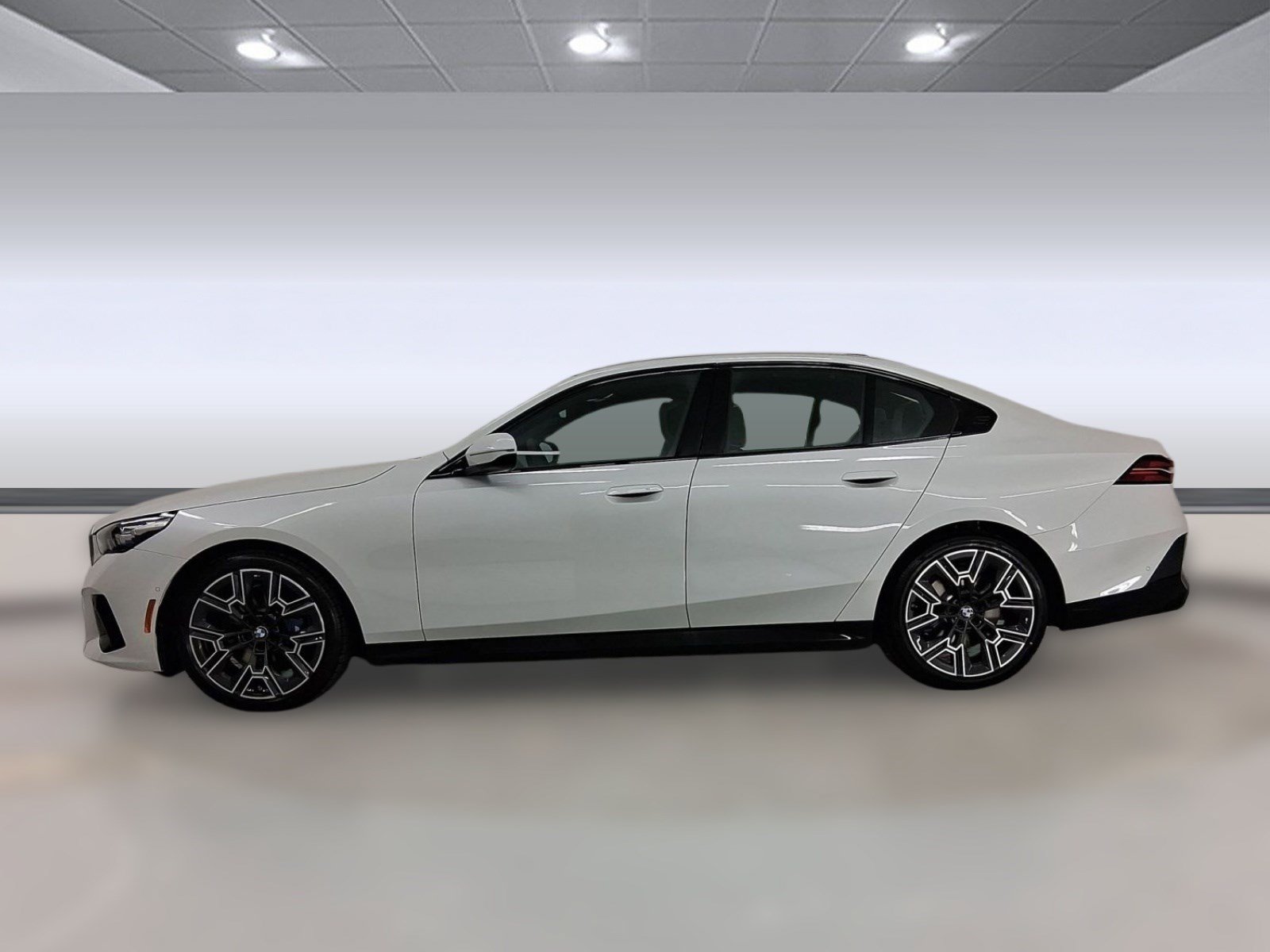 New 2026 BMW 540i xDrive w/ Executive Package AWD/4WD image 2
