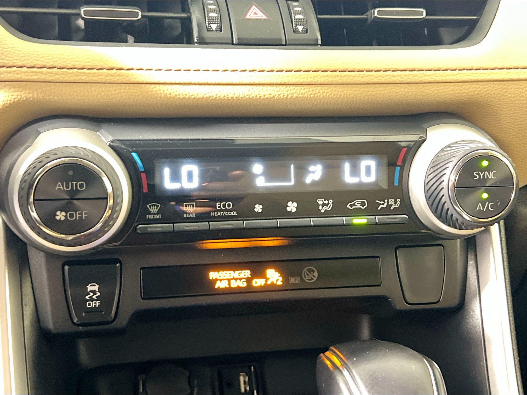 Used 2019 Toyota RAV4 XLE Premium FWD image 26