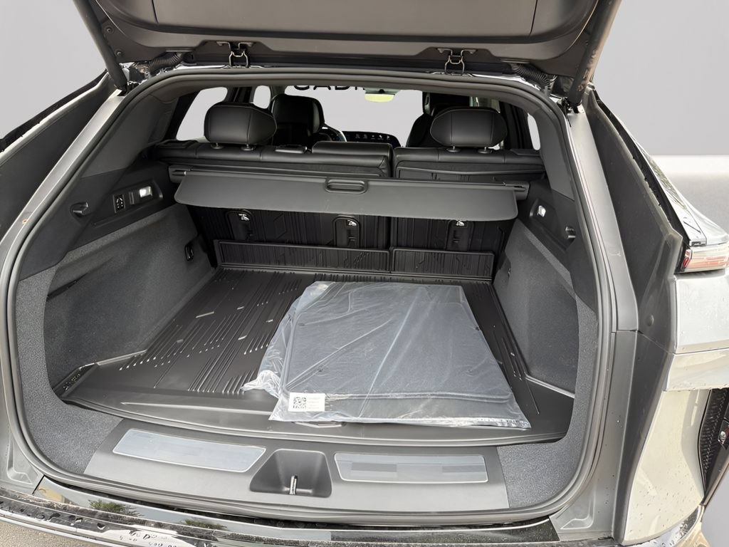 New 2026 Cadillac Lyriq Signature Sport w/ LPO, Floor Liner Package RWD image 46