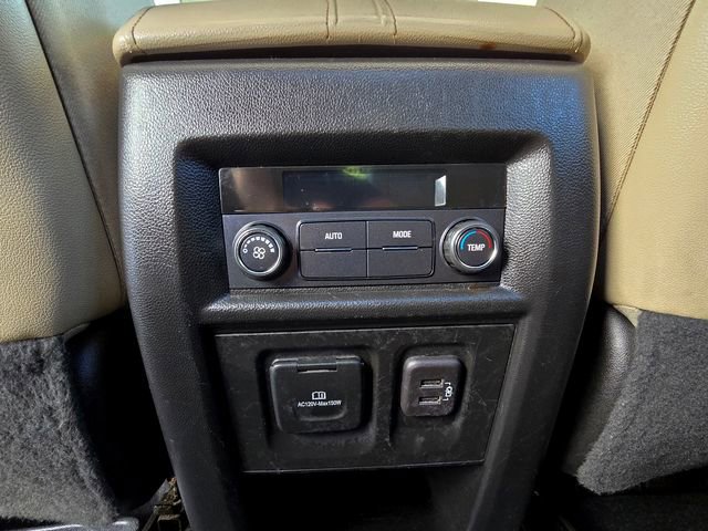 Used 2023 Chevrolet Traverse LT w/ LT Premium Package image 32